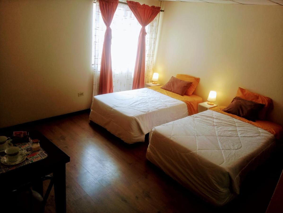 Casa De Huespedes Tu Parada En Куенка Екстер'єр фото