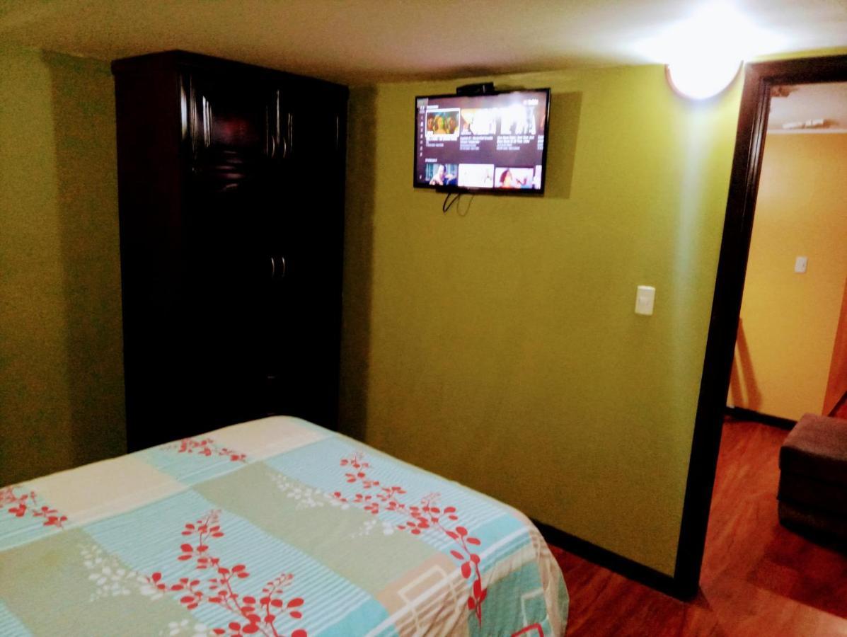 Casa De Huespedes Tu Parada En Куенка Екстер'єр фото